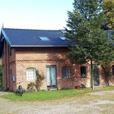 Grosse In Curau Mit Terrasse, Garten Und Grill